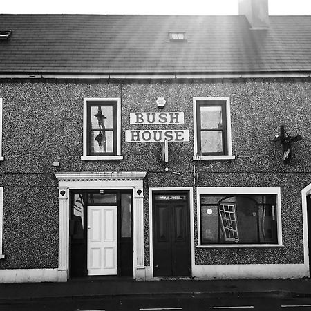 Bush House Accommodation - The Distillery Bushmills Buitenkant foto